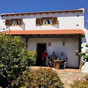 casa-la-fuente-isora.in-canary-islands.com/
